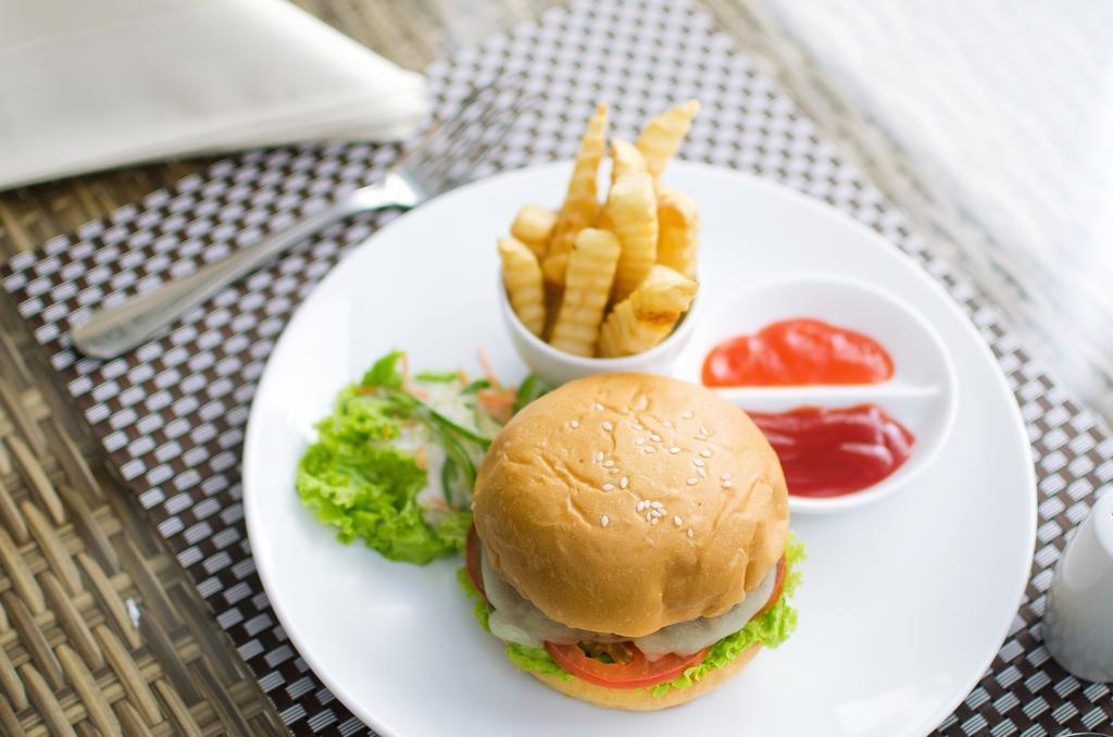 Ayola First Point Hotel Pekanbaru Zewnętrze zdjęcie