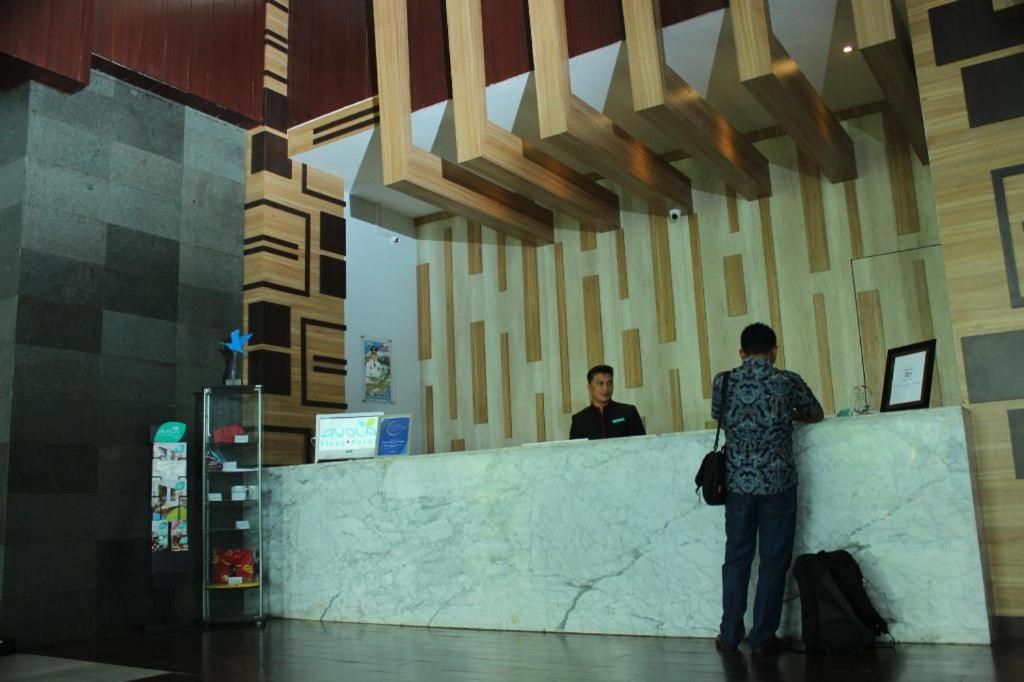 Ayola First Point Hotel Pekanbaru Zewnętrze zdjęcie
