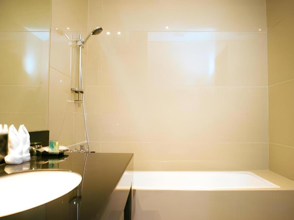 Ayola First Point Hotel Pekanbaru Zewnętrze zdjęcie
