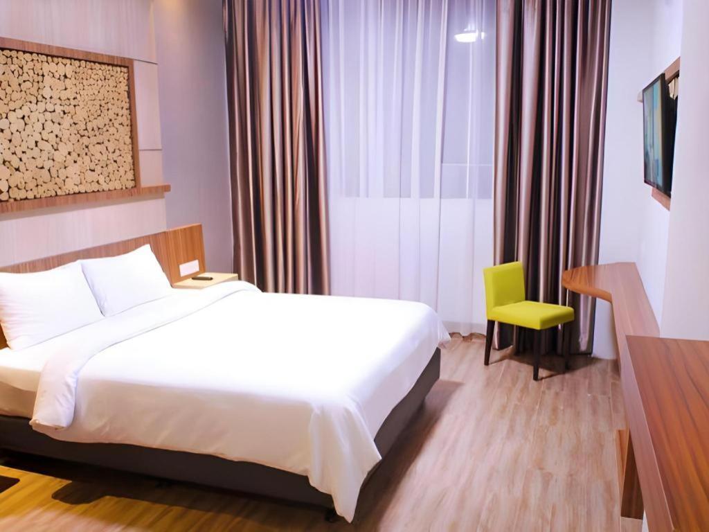 Ayola First Point Hotel Pekanbaru Zewnętrze zdjęcie