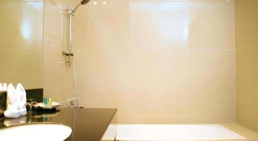 Ayola First Point Hotel Pekanbaru Zewnętrze zdjęcie