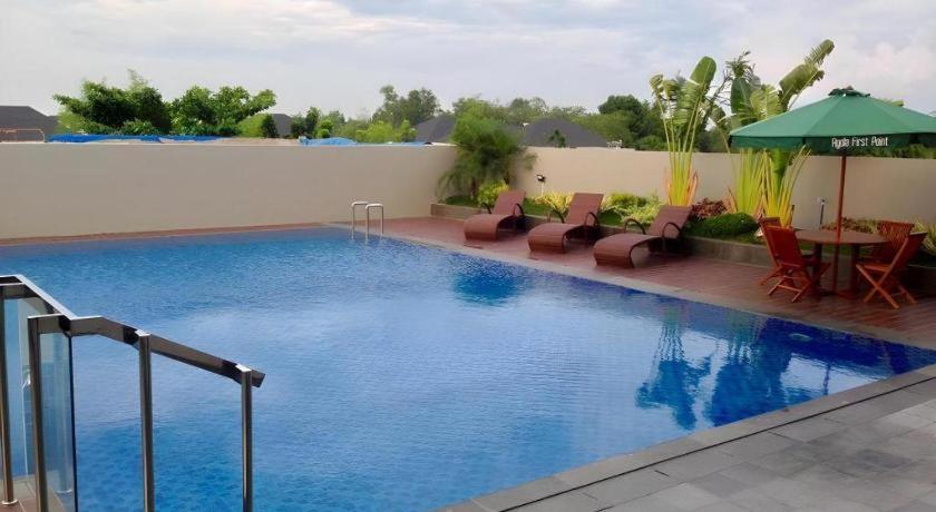 Ayola First Point Hotel Pekanbaru Zewnętrze zdjęcie