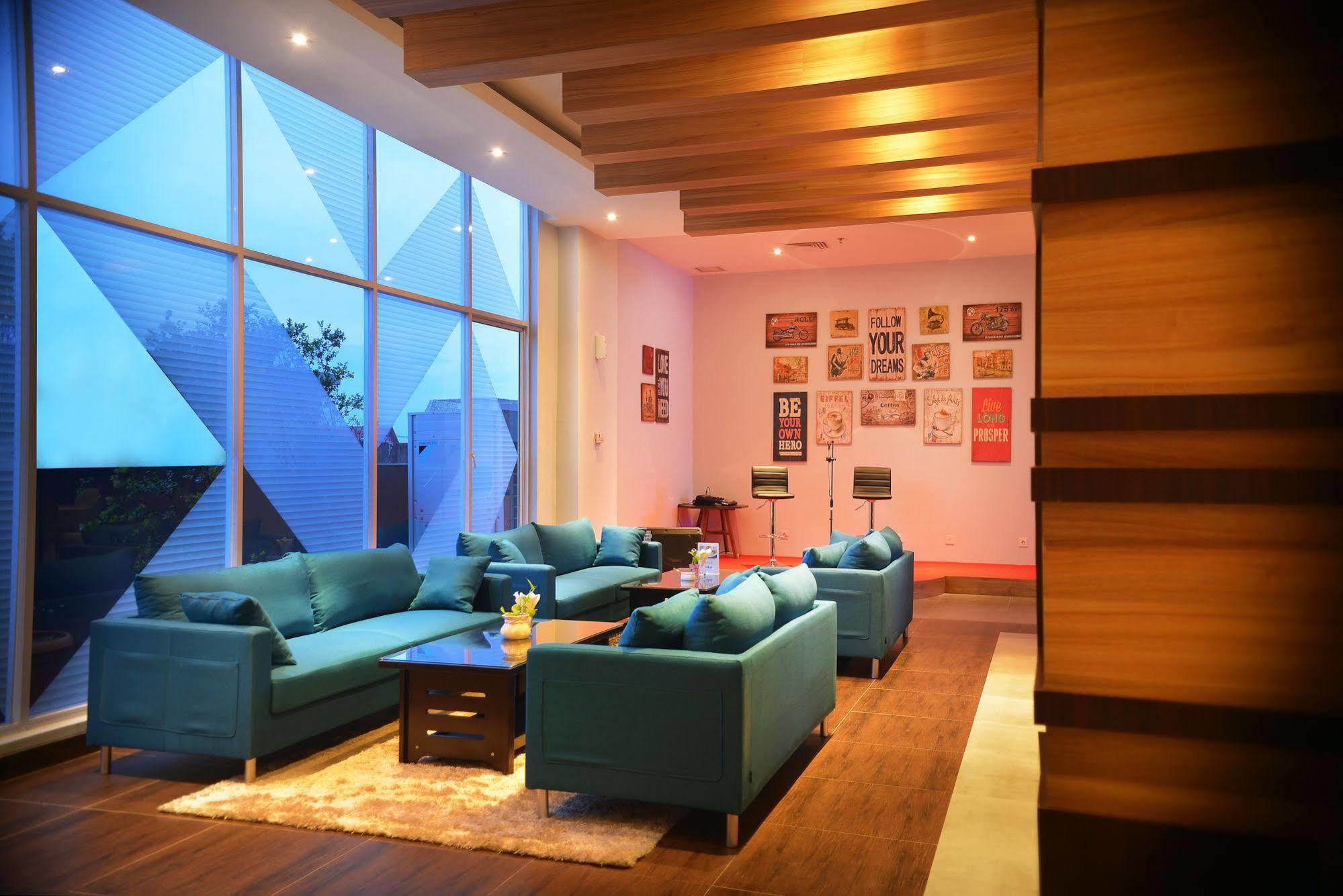 Ayola First Point Hotel Pekanbaru Zewnętrze zdjęcie